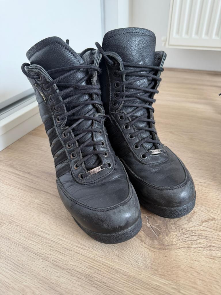 2 paar crispi schoenen, Ophalen of Verzenden, Gedragen, Zwart, Sneakers of Gympen