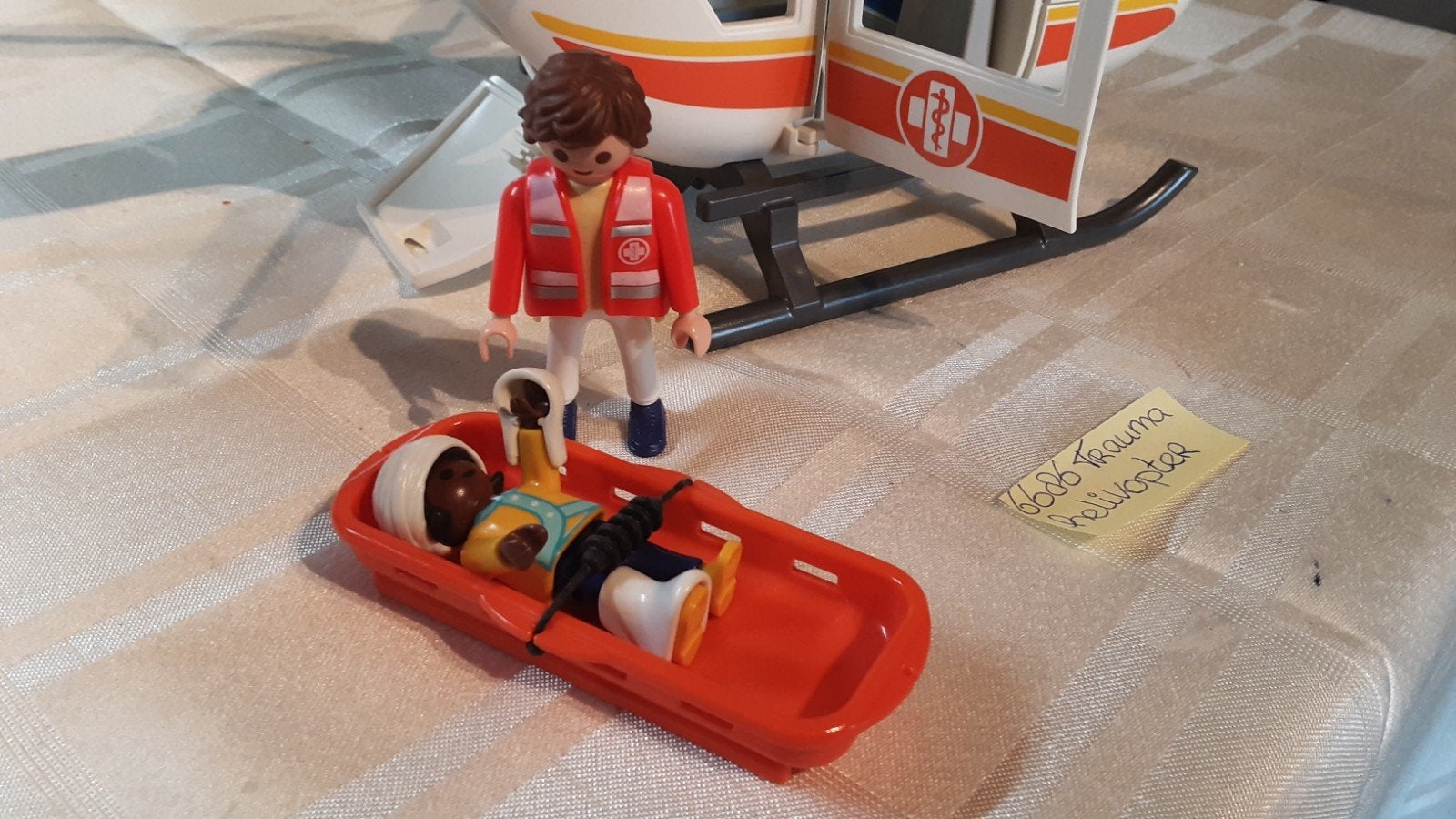 6686 helikopter ambulance, Kinderen en Baby's, Speelgoed | Playmobil, Complete set, Voertuig, Ophalen of Verzenden, Zo goed als nieuw
