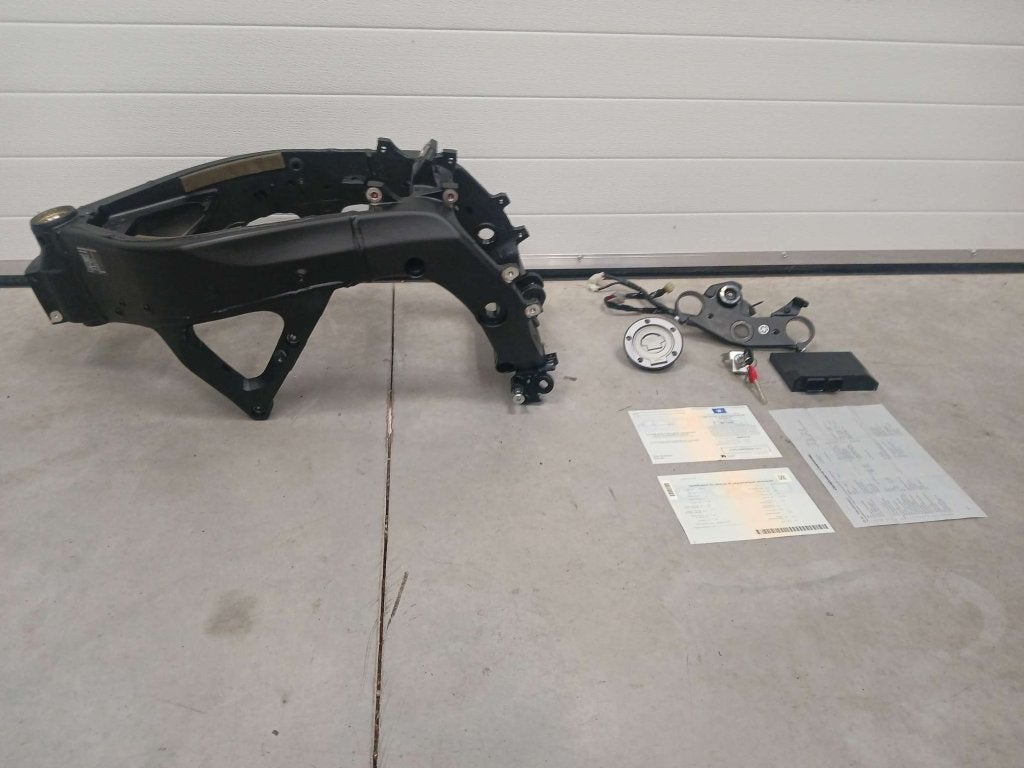 Yamaha R6 RJ15 frame met kenteken bj 2008-2016, Gebruikt, Niet ingevuld, Niet ingevuld, Ophalen