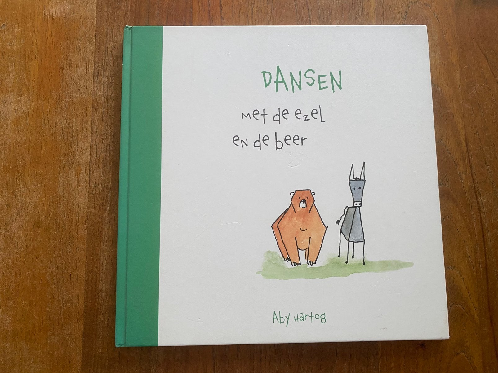 Dansen met de ezel en de beer - Aby Hartog, Zirkoon 2005 zgn, Boeken, Fictie algemeen, A. Hartog, Ophalen of Verzenden, Zo goed als nieuw