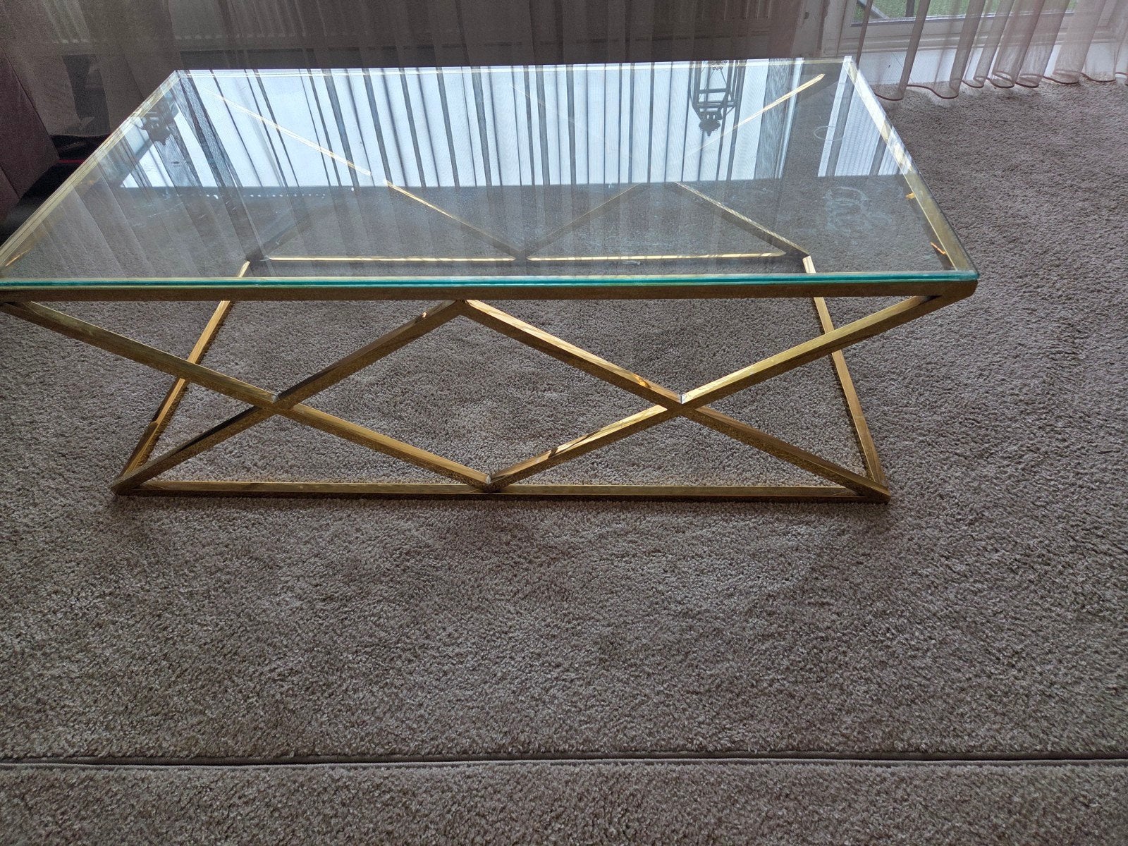 Gouden salontafel met glazen blad, Huis en Inrichting, Gebruikt, 100 tot 150 cm, Glas, Modern, Glamour