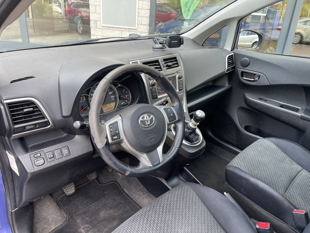 Toyota Verso-S 1.3 VVT-i Aspiration Panoramadak Nw Apk, Auto's, Euro 5, Gebruikt, 4 cilinders, Blauw