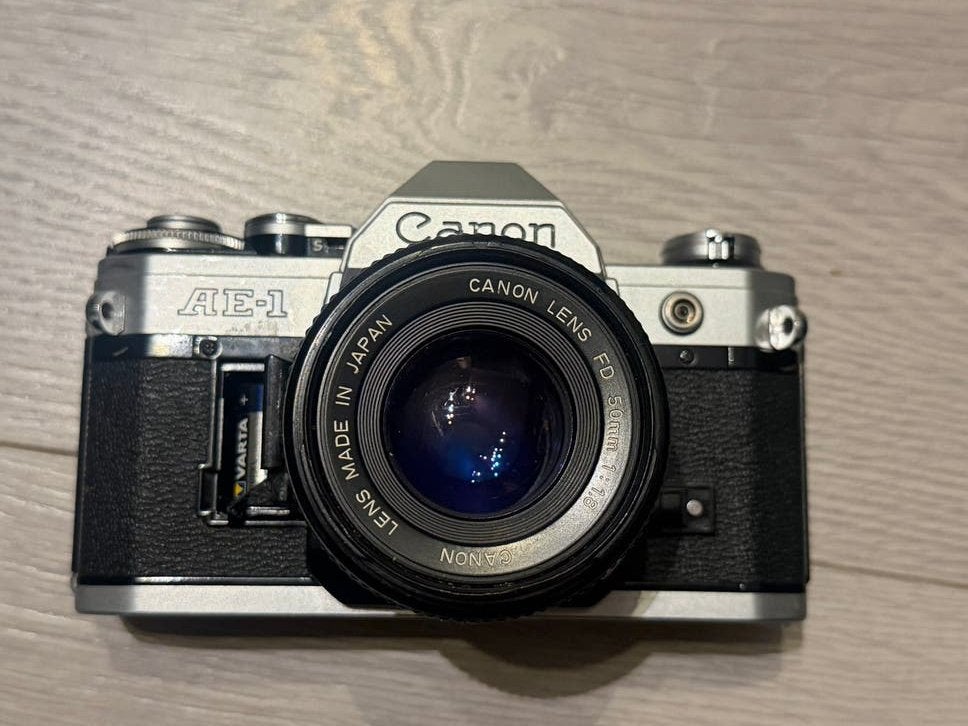 Canon AE-1 Analoge Spiegelreflexcamera met FD 50mm 1:1.8 Len, Ophalen of Verzenden, Gebruikt, Spiegelreflex, Canon