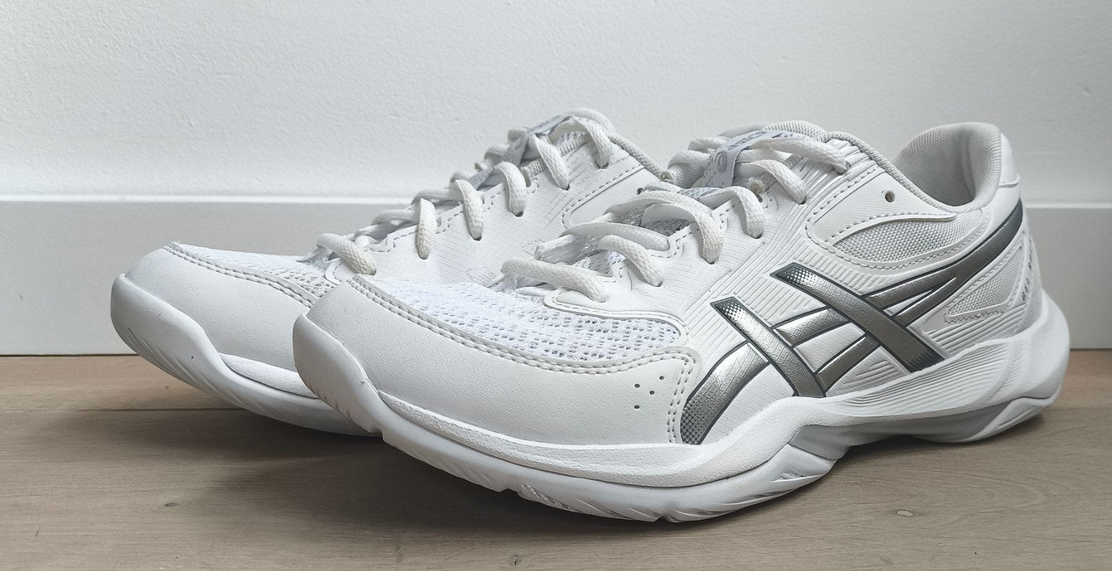 ASICS GEL-ROCKET 12 indoorschoenen - Maat 40.5, Ophalen of Verzenden, Zo goed als nieuw