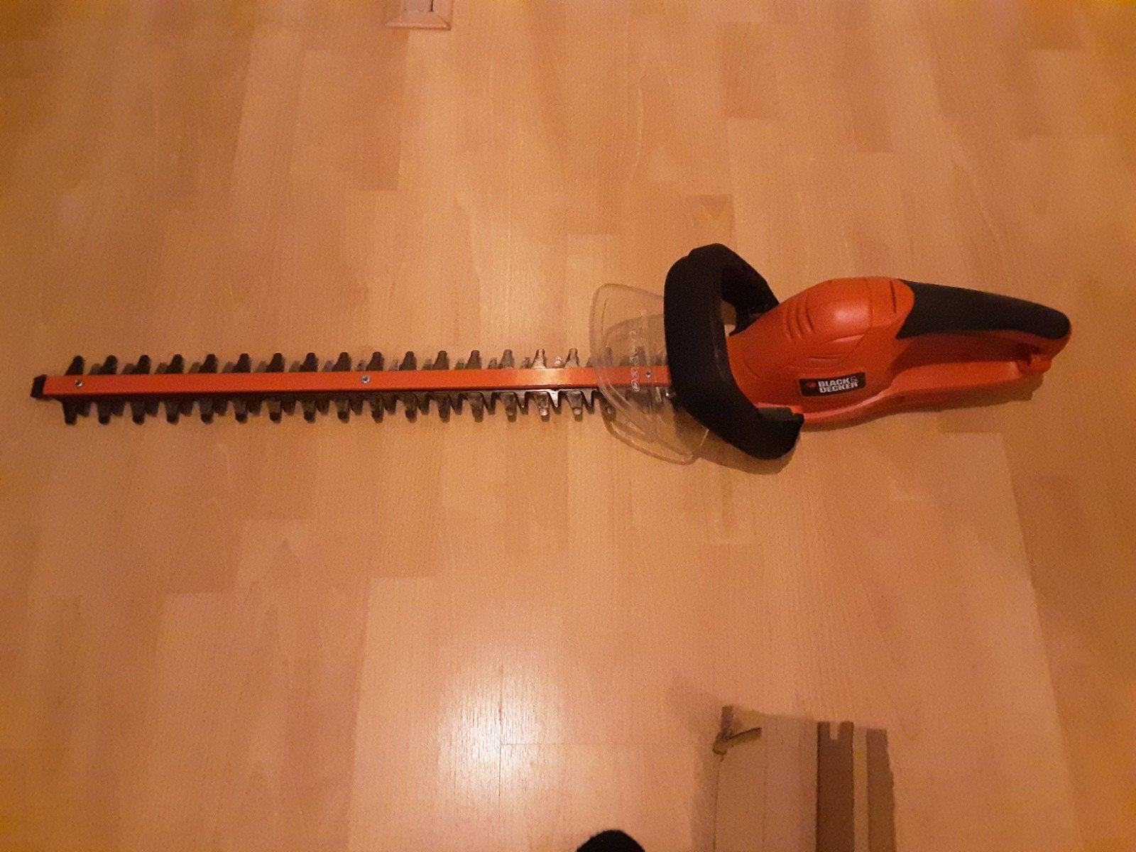 te koop heggeschaar, Ophalen, Zo goed als nieuw, Elektrisch, Black and Decker