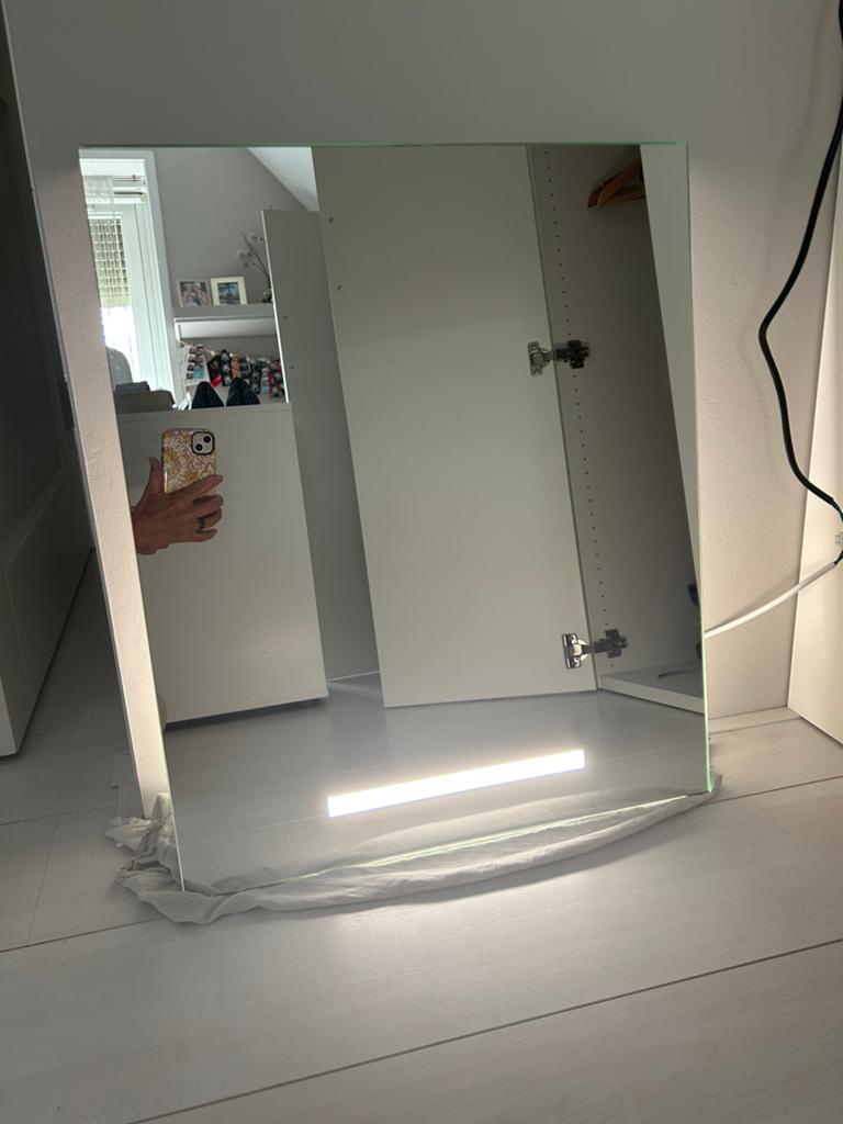 Badkamer spiegel met verlichting/ make up spiegel, Ophalen of Verzenden, Zo goed als nieuw