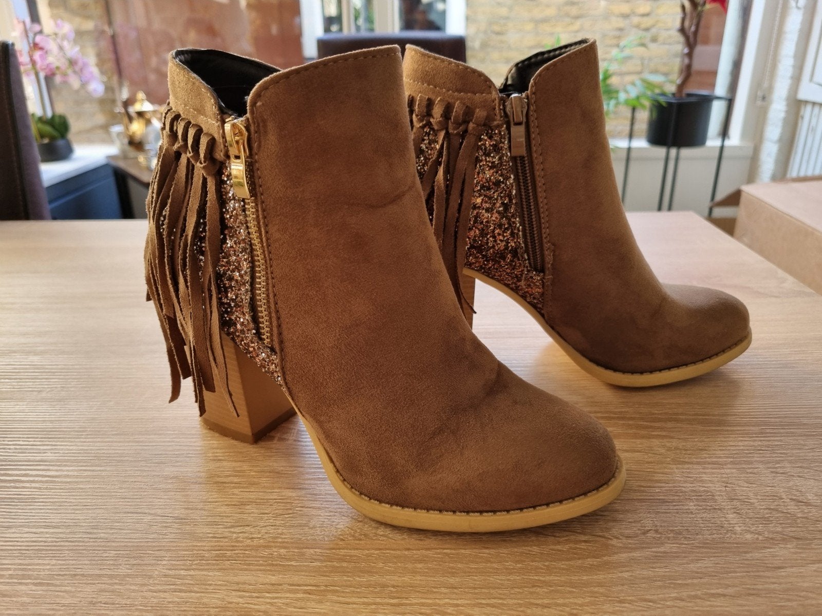 Erg mooie suède look enkellaarsjes, maat 38., Ophalen of Verzenden, Zo goed als nieuw, Zwart