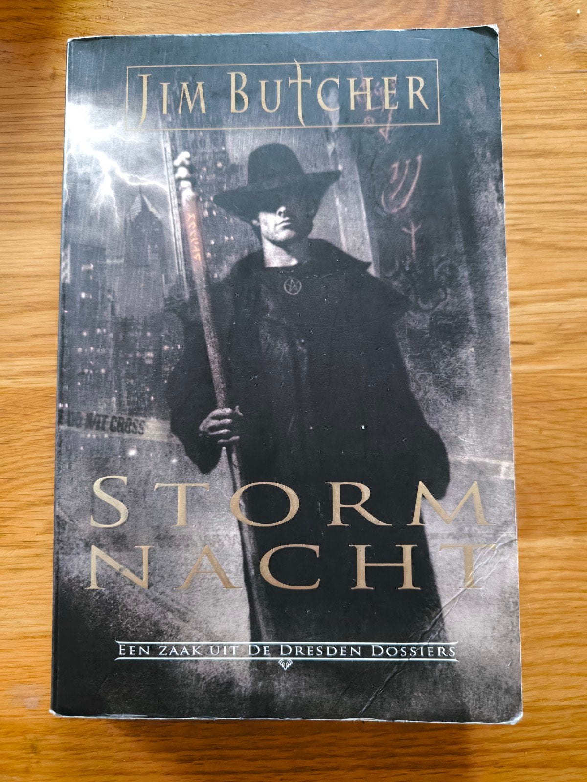 J. Butcher - Stormnacht, Ophalen of Verzenden, Gelezen, J. Butcher