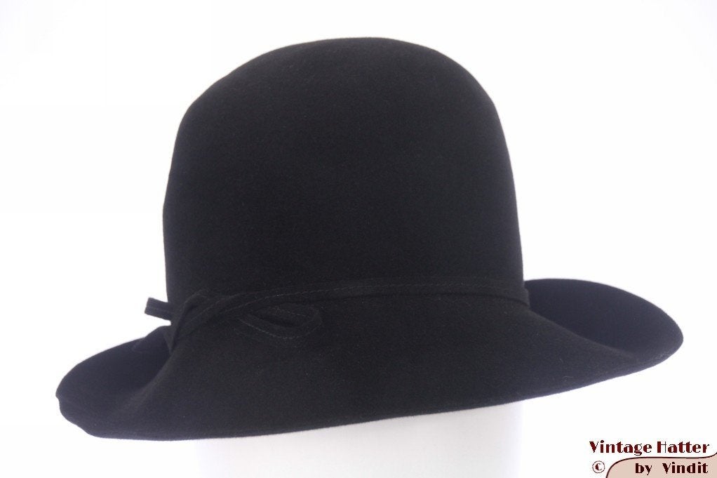 Vintage Dameshoed Touriste zwart dun vilt 57, Kleding | Dames, Touriste, 56 of 57 cm (M, 7 of 7⅛ inch), Hoed, Ophalen of Verzenden