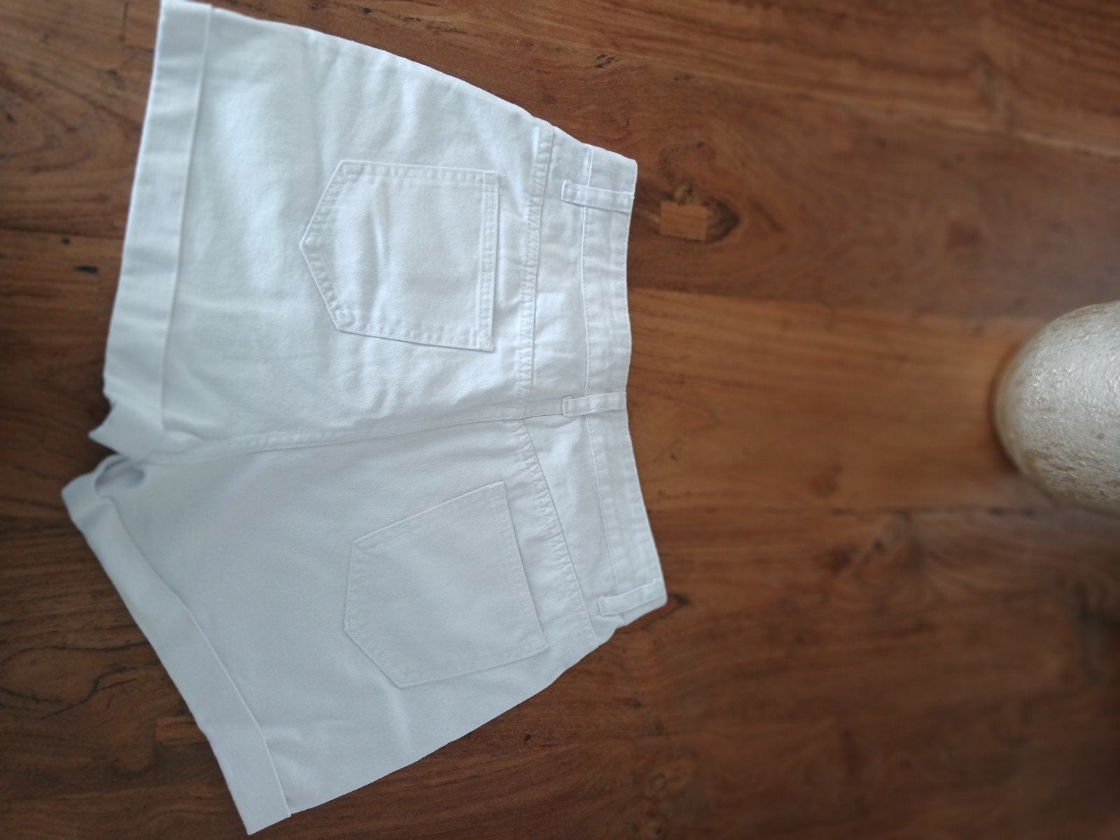 2  korten broeken maat M blauw en wit helemaal nieuw, Kleding | Dames, Broeken en Pantalons, Maat 38/40 (M), Blauw, Nieuw, Ophalen of Verzenden