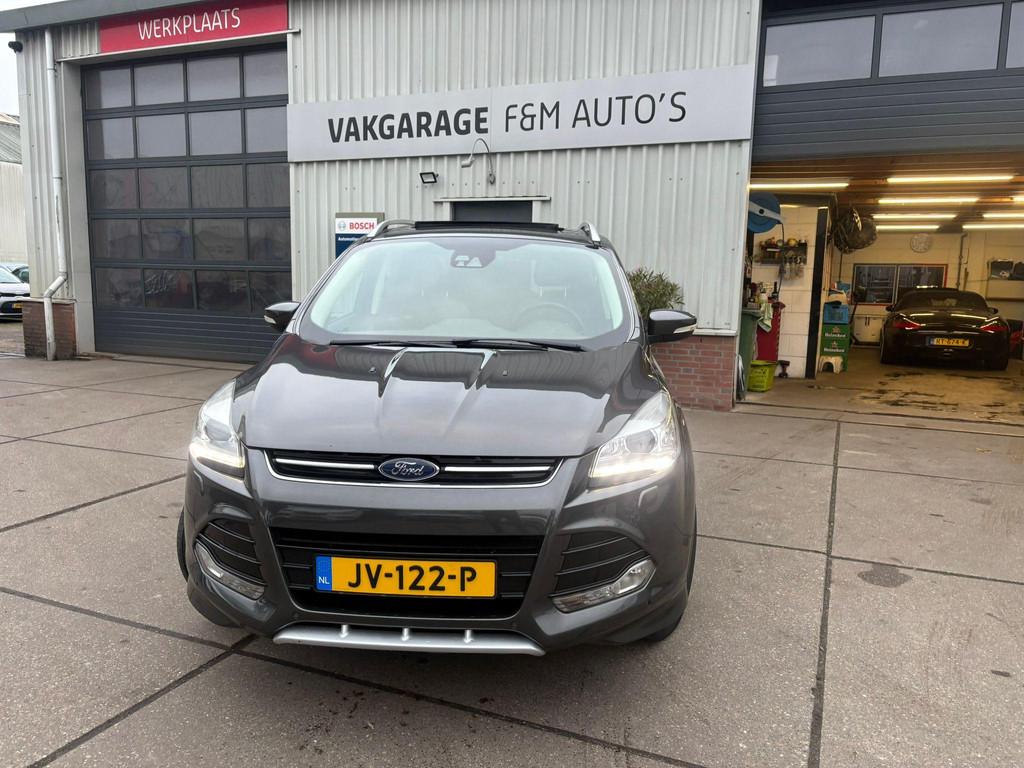 Ford Kuga 1.5 Titanium Styling Pack Pano, camera, cruise, Euro 6, 4 cilinders, Leder en Stof, Origineel Nederlands