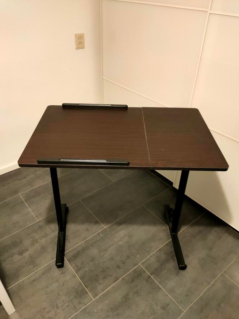 Verstelbare Laptoptafel - Ideaal voor Thuiswerken, Huis en Inrichting, Tafels | Bijzettafels, Gebruikt, Modern, Functioneel, Ophalen of Verzenden