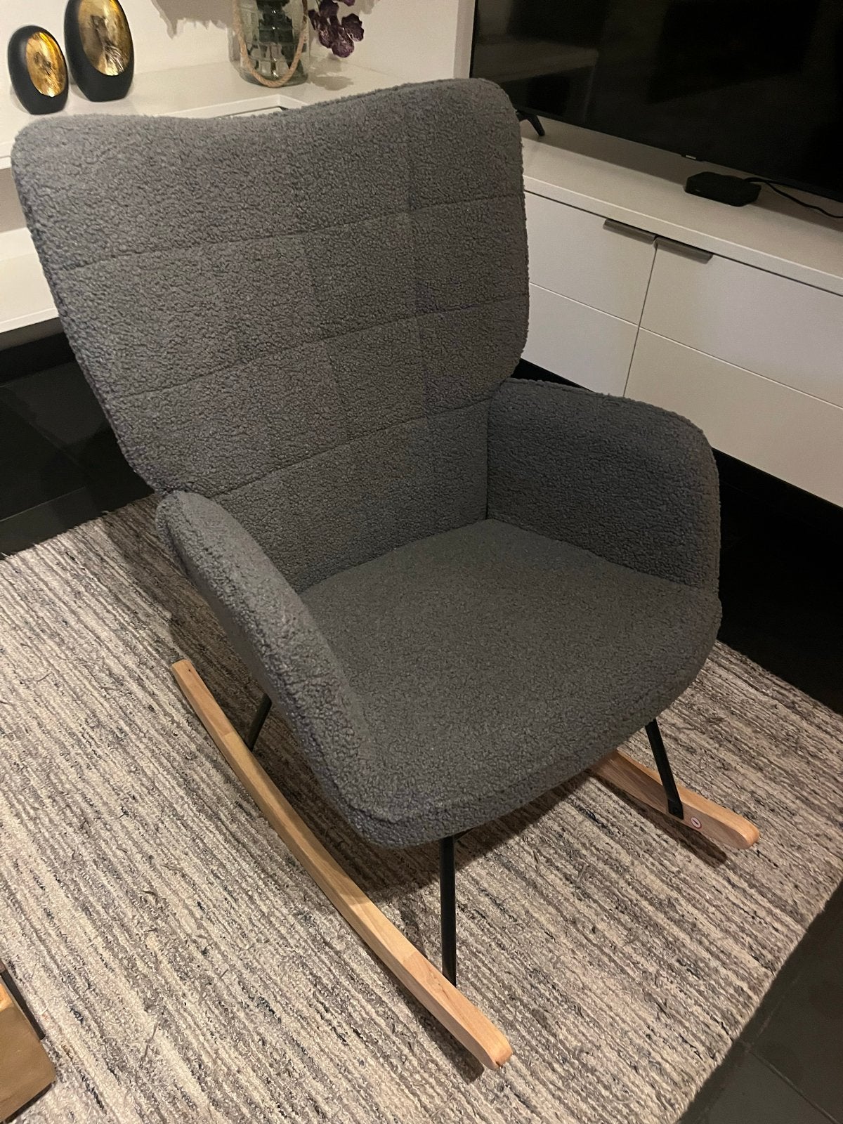 Comfortabele grijze schommelstoel, Ophalen, Zo goed als nieuw, Hout, Eén