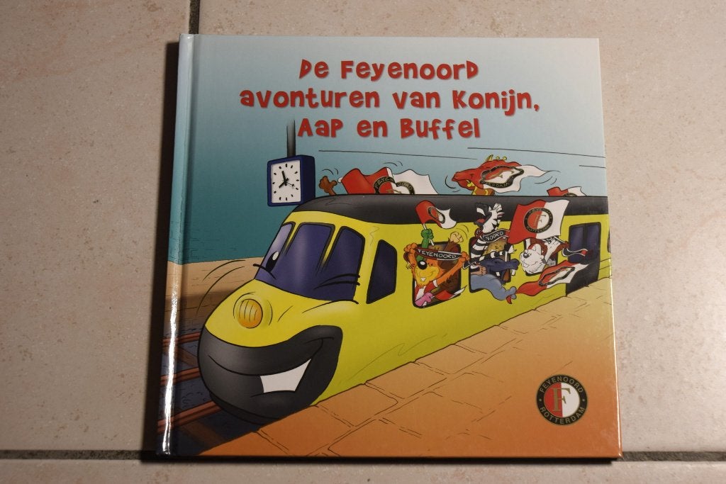 De Feyenoord avonturen van Konijn, Aap en Buffel Eus Rovers, Ophalen of Verzenden, Zo goed als nieuw, Fictie algemeen, Voorleesboek