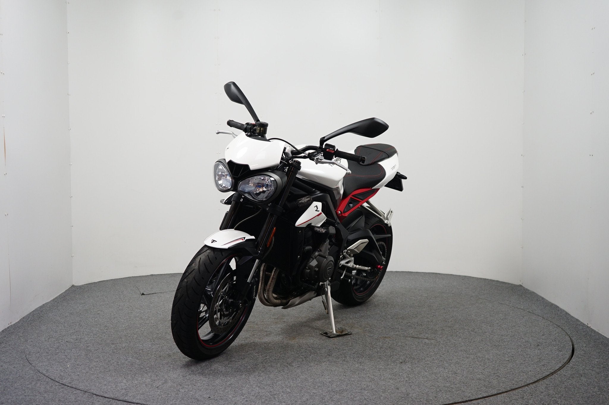 Triumph Street triple r (bj 2017), Bedrijf, 765 cc, Meer dan 35 kW, ABS