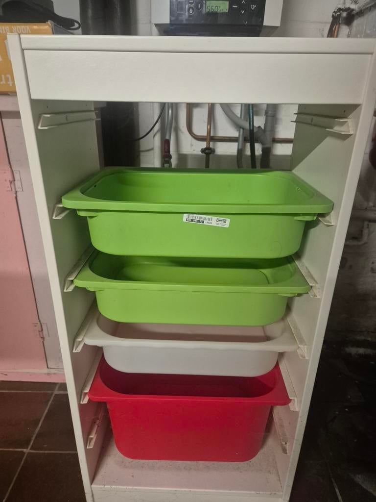 Kast met plastic bakken, Huis en Inrichting, Kasten | Ladekasten, Ophalen of Verzenden, 25 tot 50 cm, 50 tot 100 cm, Minder dan 100 cm