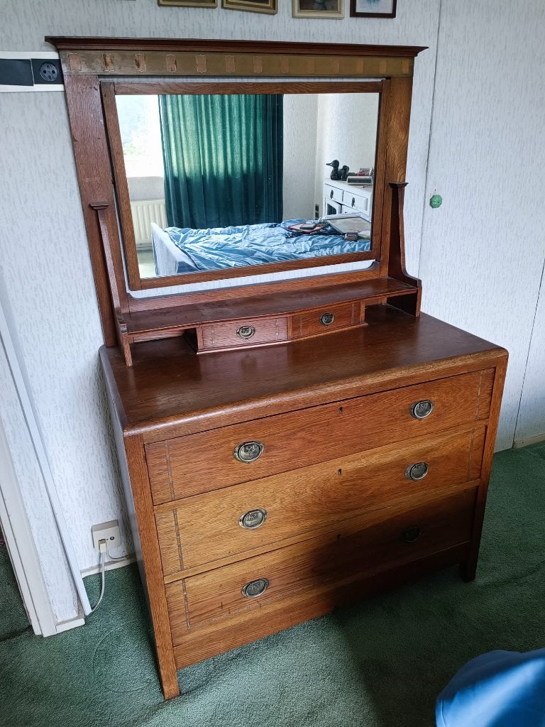 Antieke eiken commode met draaibare spiegel, Ophalen