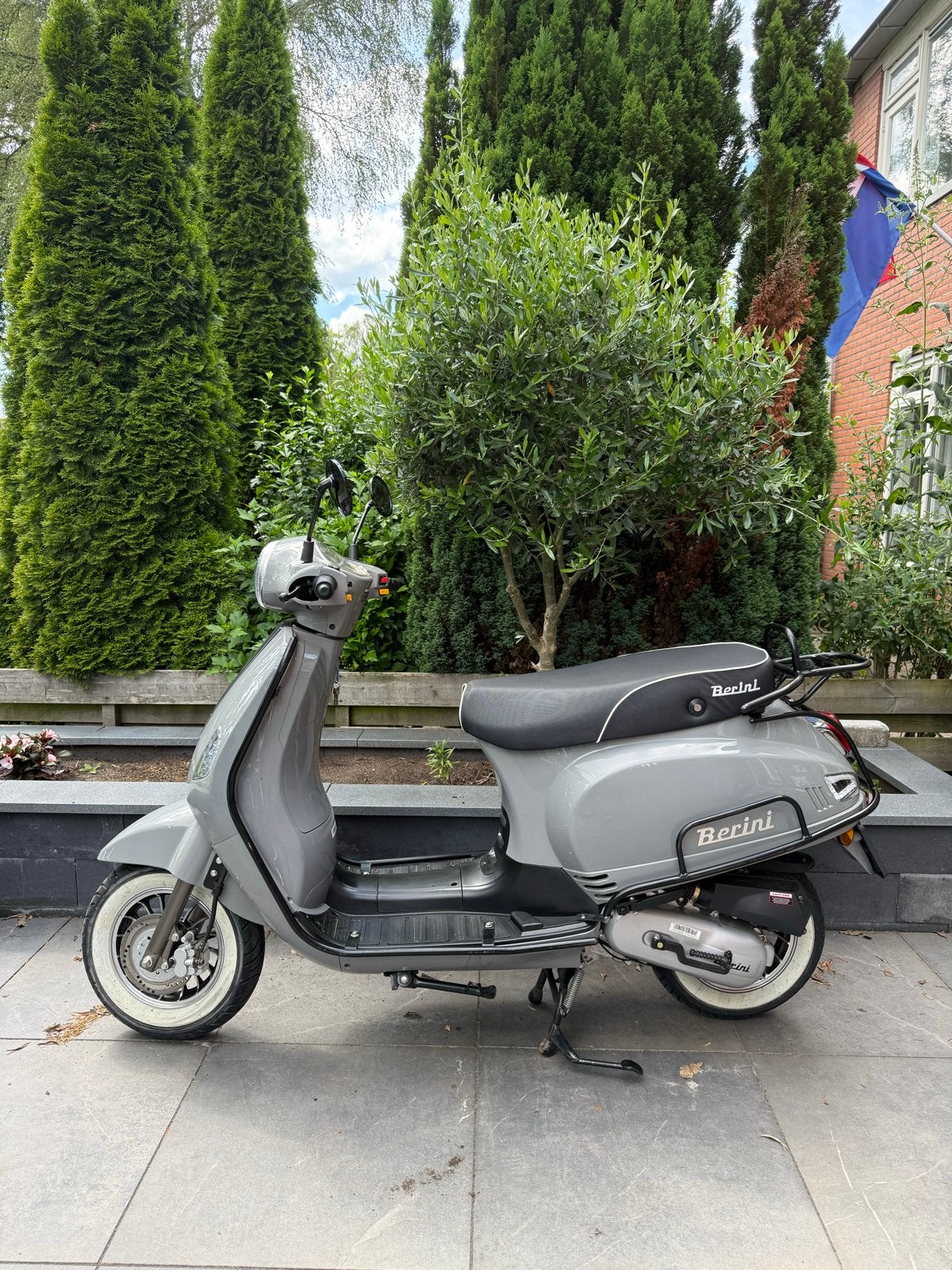Berini Napoli Scooter - Grijs met helm en regenhoes, Zo goed als nieuw, Benzine, Ophalen, Overige merken