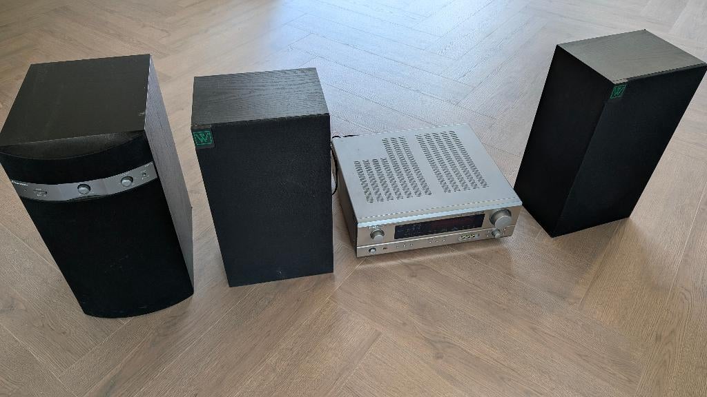 Denon AVR-1404 versterker, twee boxen en subwoofer, Zo goed als nieuw, 120 watt of meer, Stereo, Ophalen