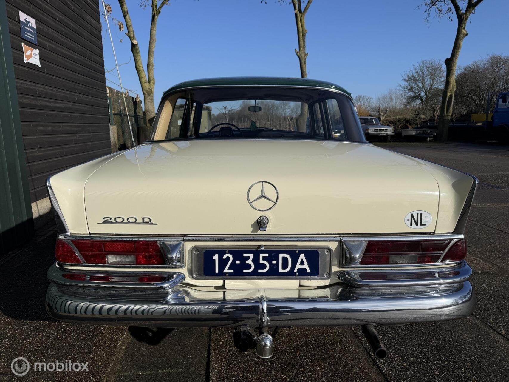 Mercedes-Benz 200 D Heckflosse NAP Nieuwstaat!, foto 5