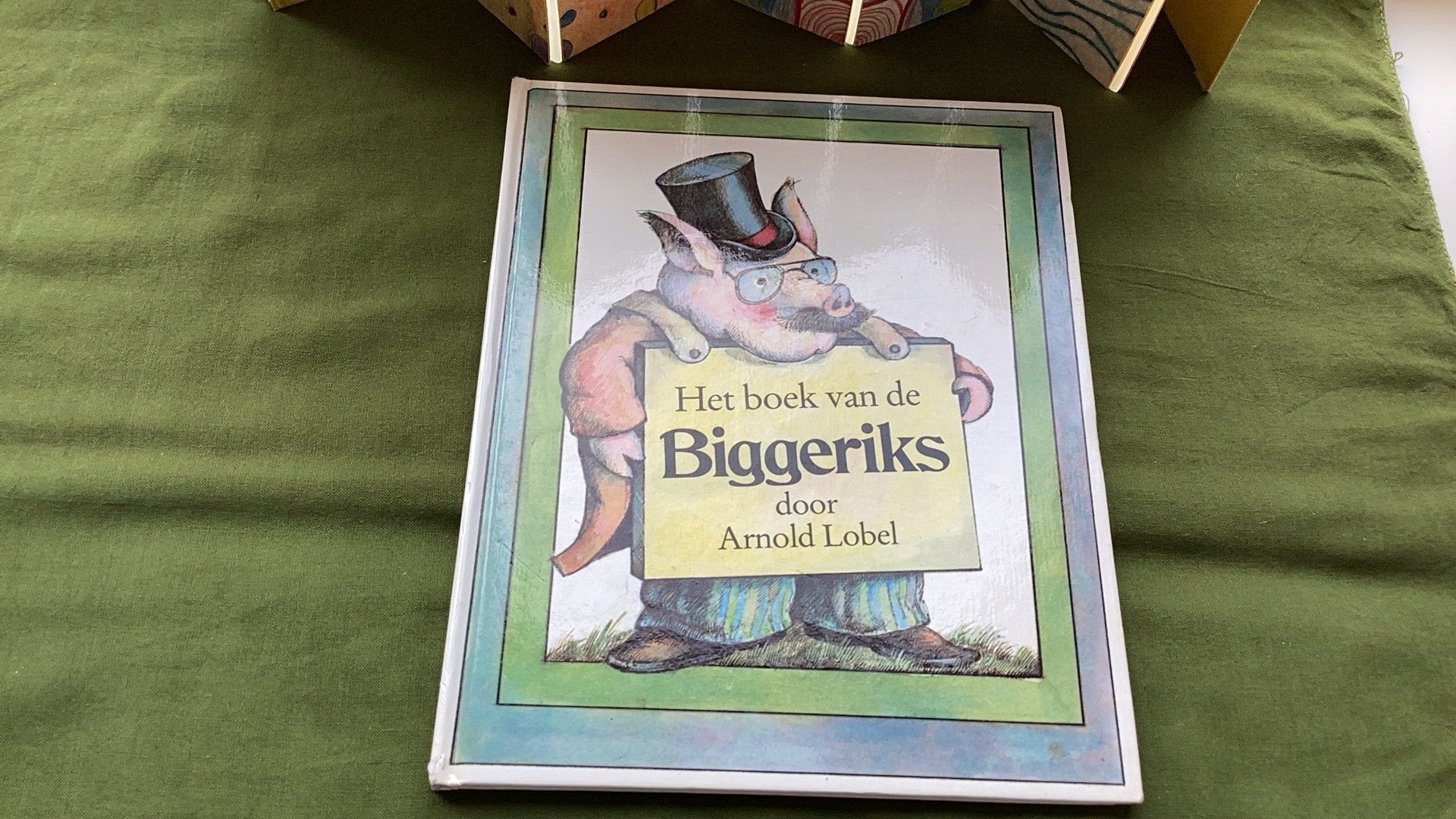 Arnold Lobel. Het boek van Biggeriks. Hardcover. 4+, Boeken, Ophalen of Verzenden, Zo goed als nieuw, Fictie algemeen
