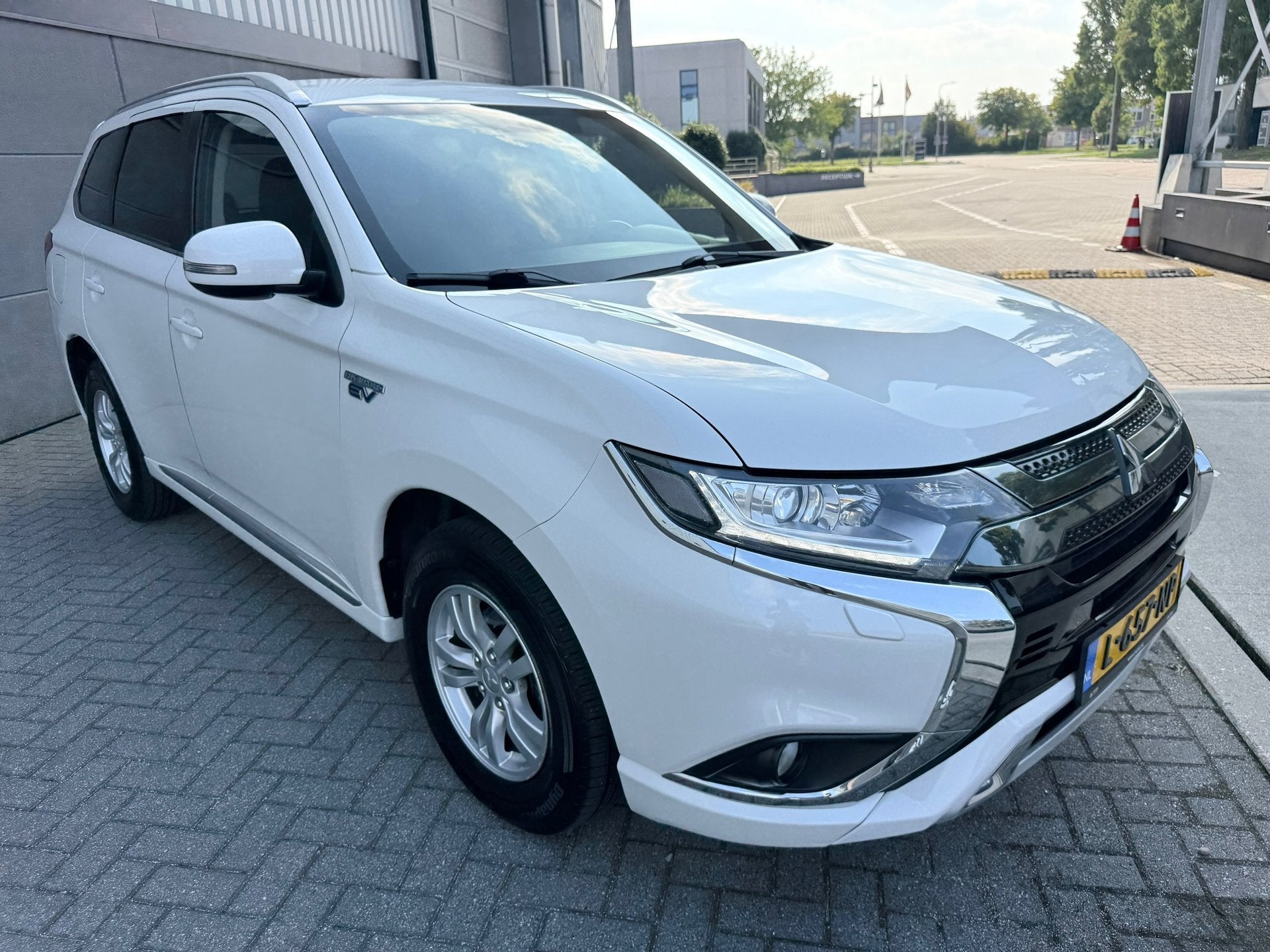 Mitsubishi Outlander 2.4 PHEV Pure*1eEigenaar*Camera*StoelVe, Automaat, 135 pk, Euro 6, 4 cilinders