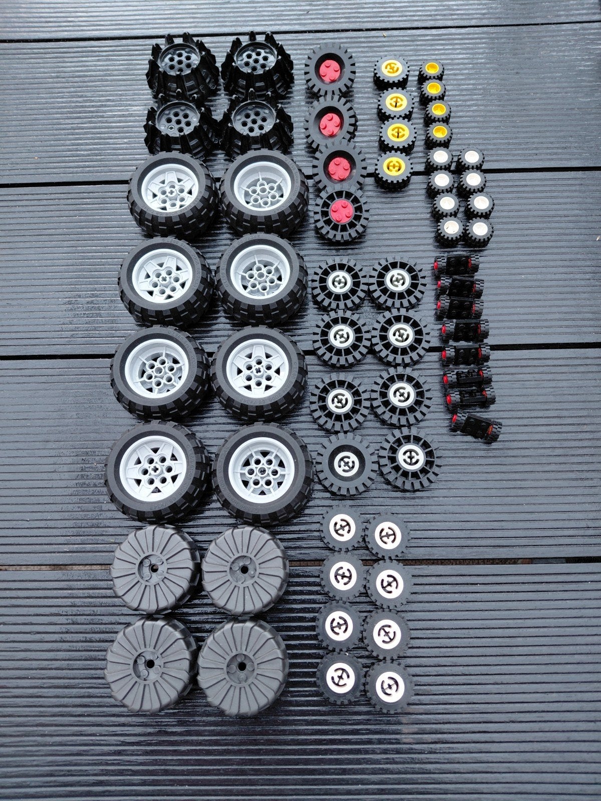Grote partij LEGO Technic wielen en rupsbanden, Ophalen of Verzenden
