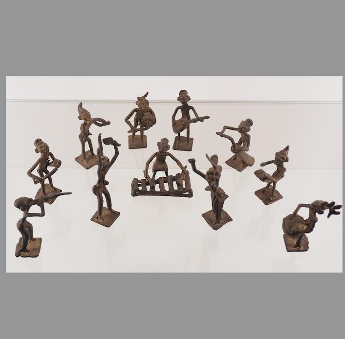 Bronzen muziekgroep 11 figuurtjes Ashanti Ghana (251002-01), Ophalen of Verzenden