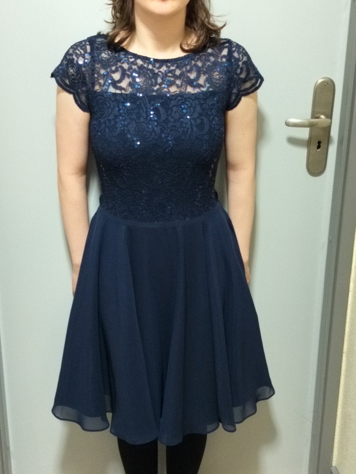 Swing Galajurk / Cocktailjurk met kant en pailletten, Ophalen, Blauw, Zo goed als nieuw, Knielengte
