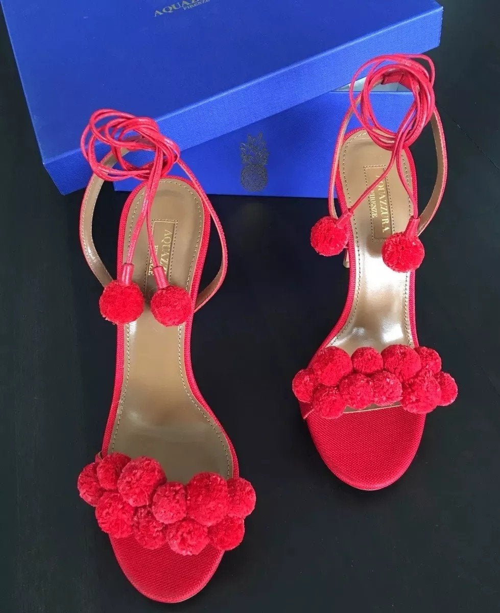 Aquazzura original Pom Pom sandals, Kleding | Dames, Pumps, Ophalen of Verzenden, Zo goed als nieuw, Rood