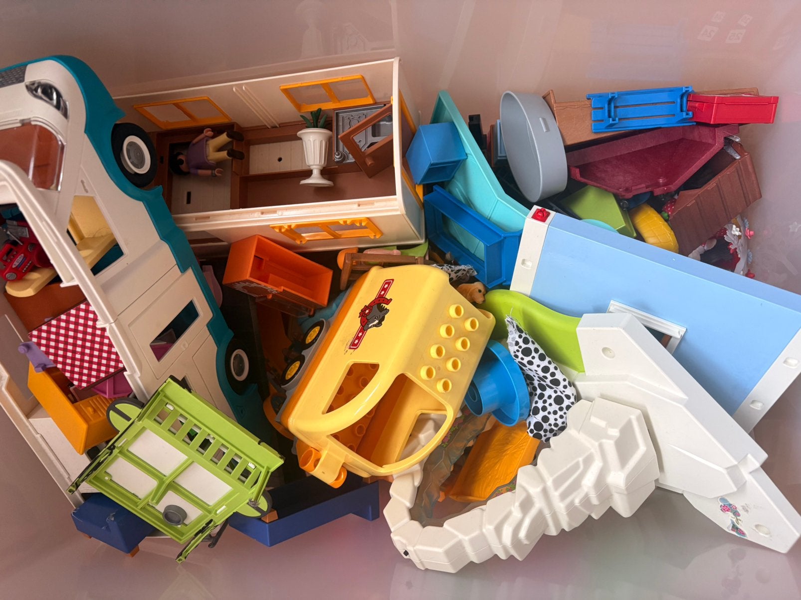 2 grote bakken met allerlei playmobil, Ophalen, Gebruikt
