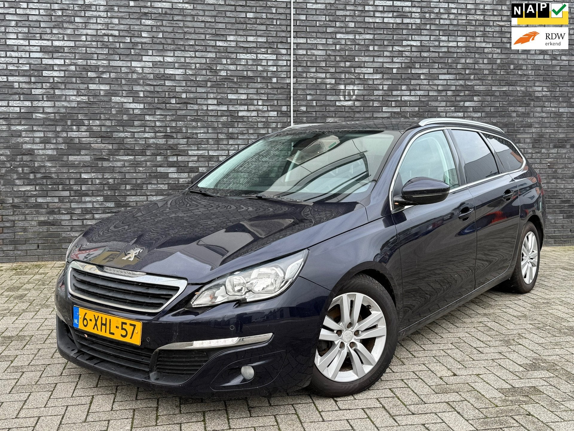 Peugeot 308 SW 1.6 BlueHDI Blue Lease Executive EXPORT|Pano|, Auto's, Voorwielaandrijving, Stof, Gebruikt, 4 cilinders
