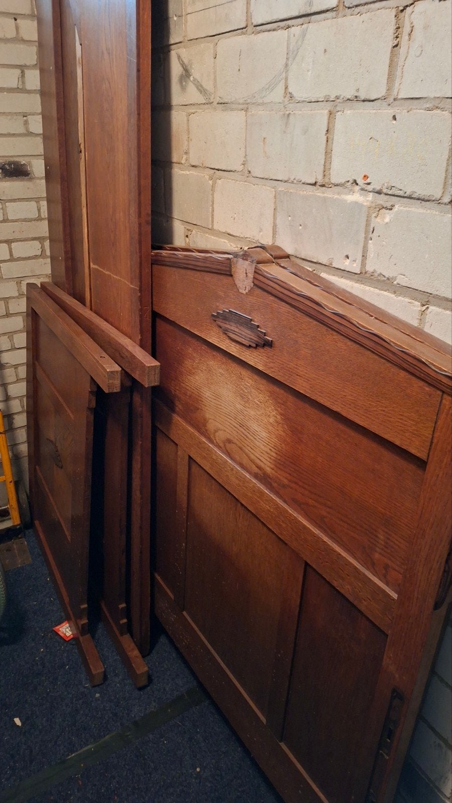 Houten bedombouw voor tweepersoonsbed, Ophalen