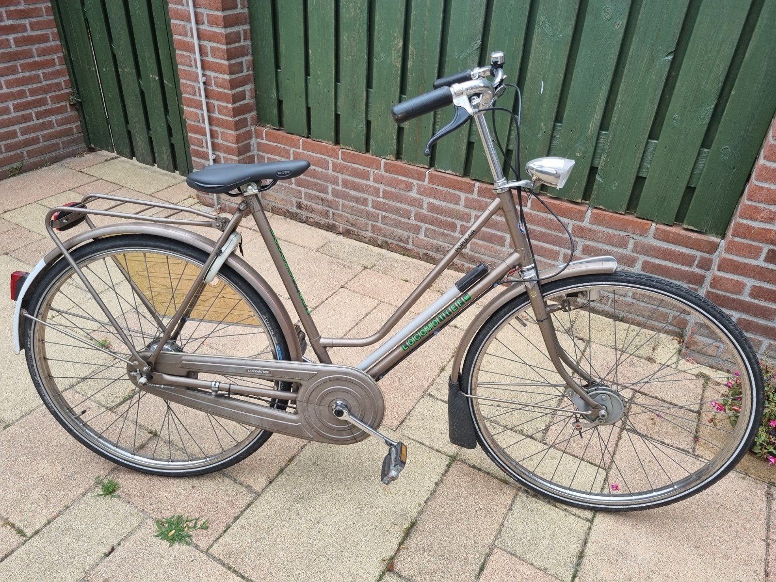Locomotief damesfiets, Ophalen
