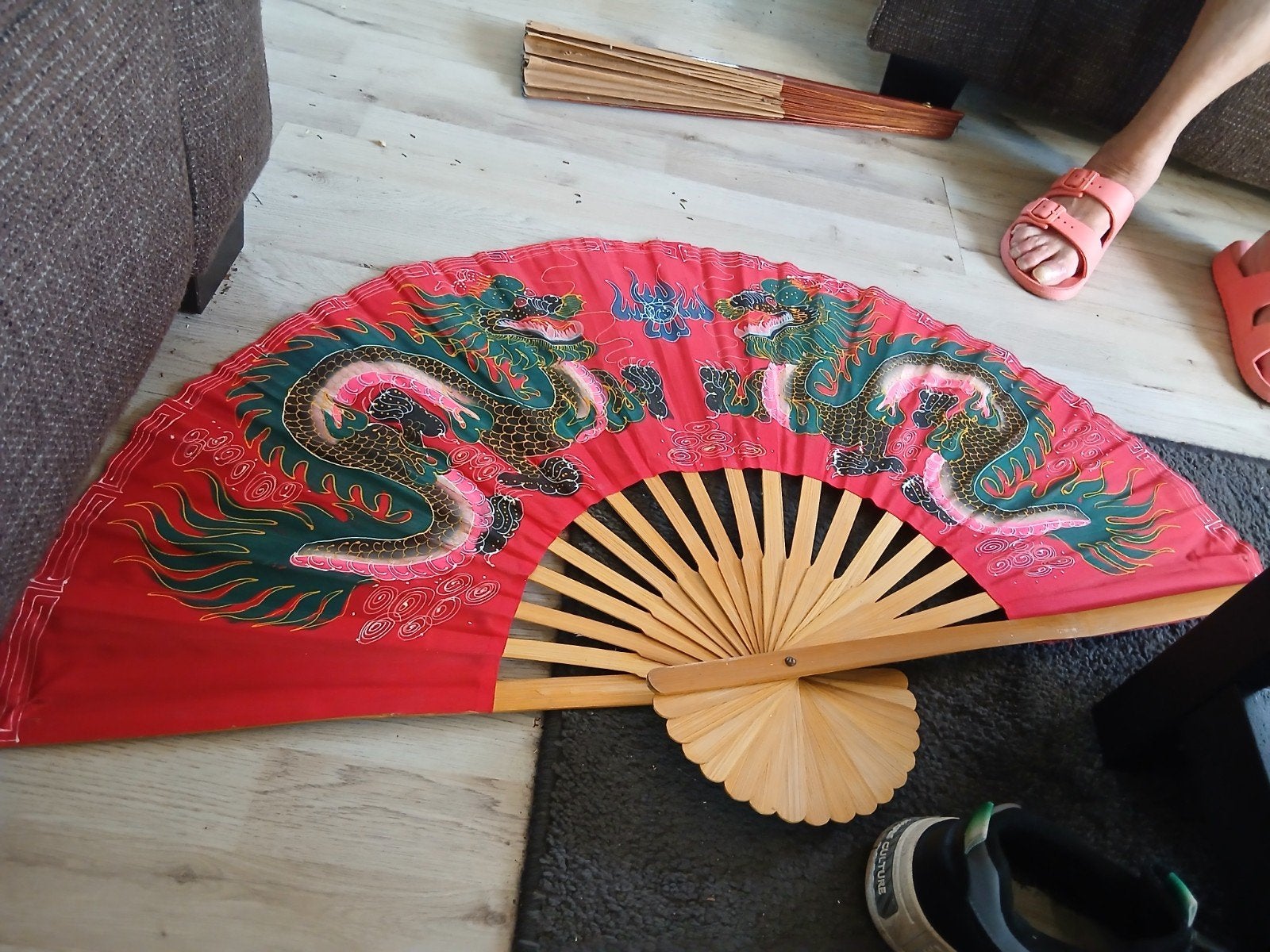 Grote Chinese handwaaier met drakenmotief, Ophalen of Verzenden