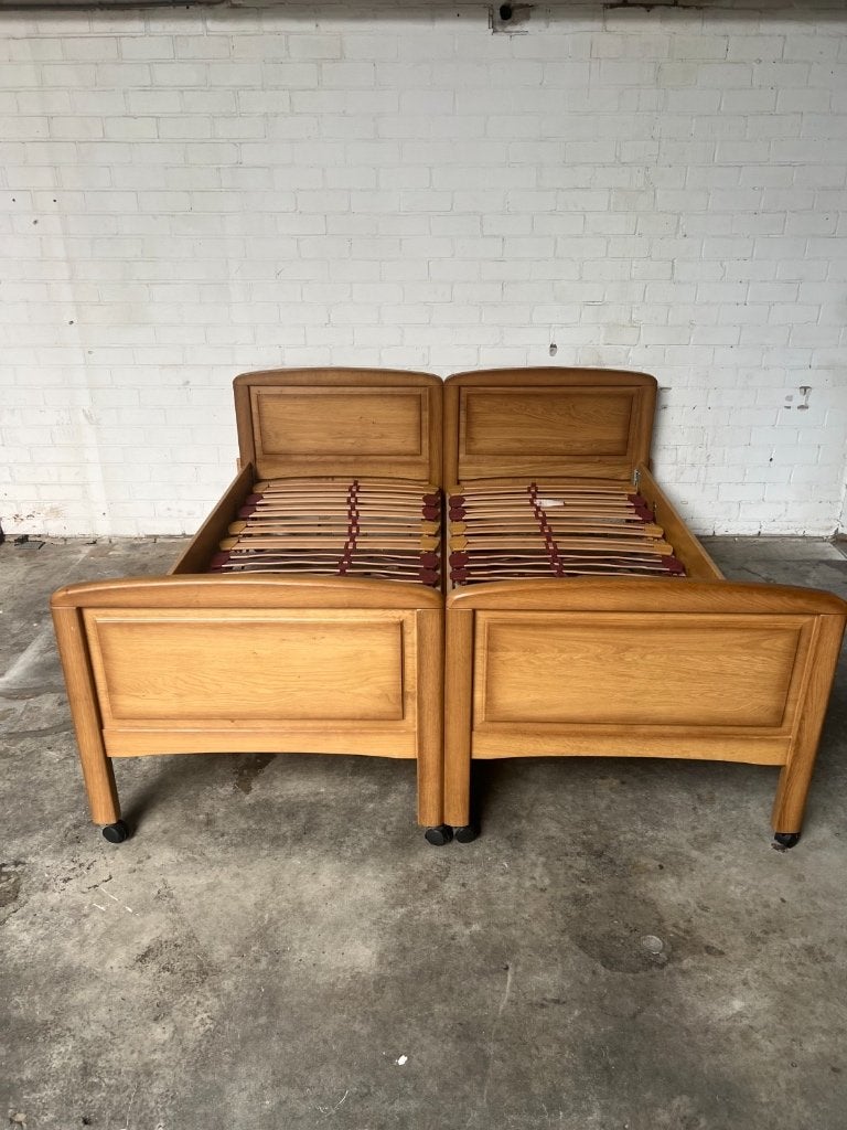 Eiken Tweepersoons Bedframe 200x210 cm op Wielen, Bruin, 210 cm, Tweepersoons, Hout