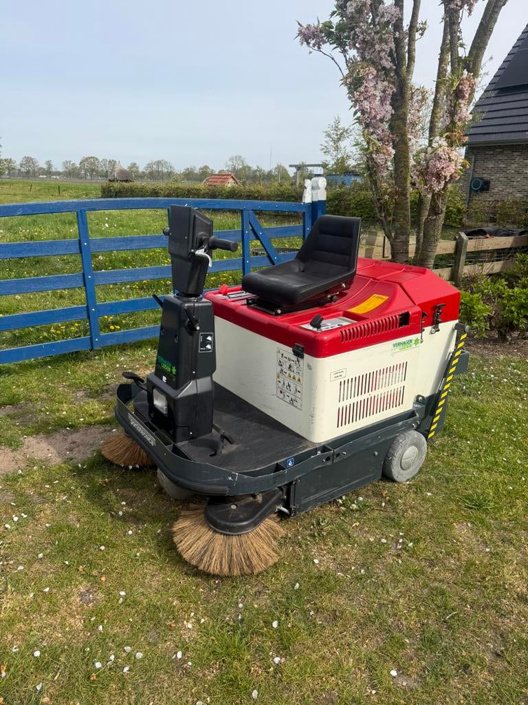 Verhagen Leiden 9500ME zitveegmachine, Tuin en Terras, Veegmachines, Ophalen, Gebruikt