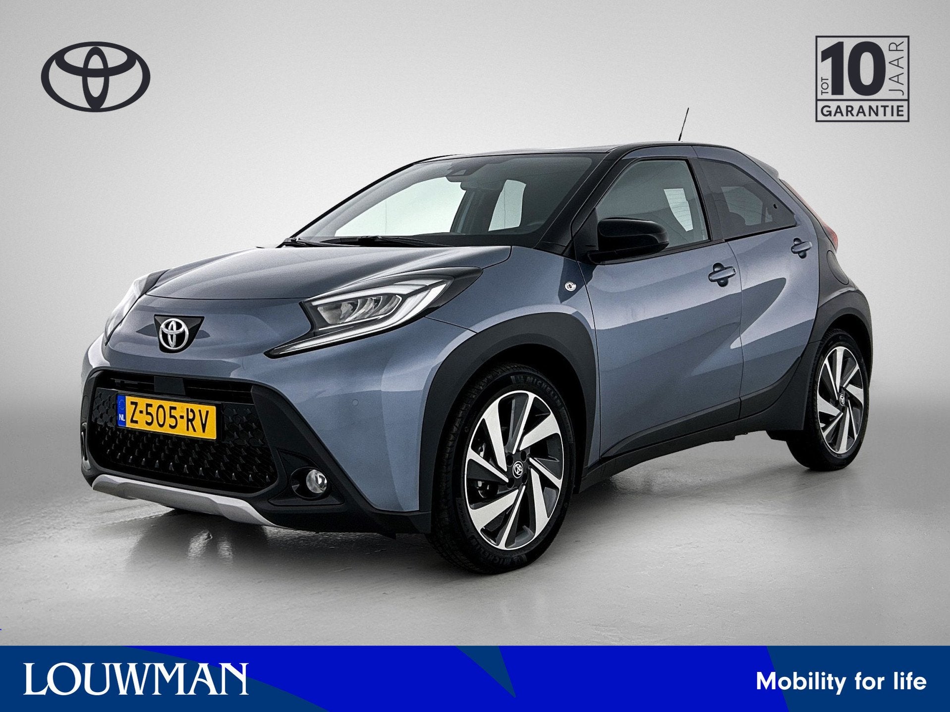Toyota Aygo X 1.0 VVT-i MT Envy (bj 2024), Auto's, 12 maanden, Gebruikt, 4 stoelen, Origineel Nederlands