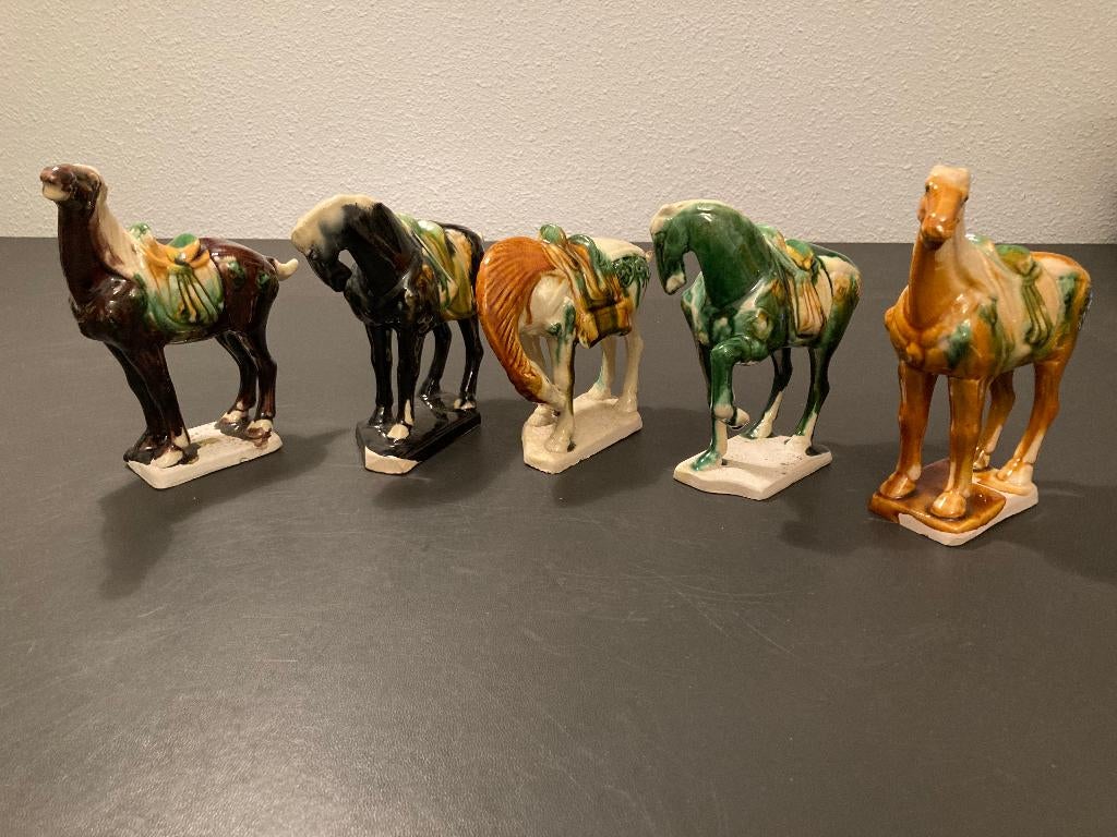 4 Porseleinen Replica's van Paarden, Tang Dynastie., Ophalen of Verzenden, Zo goed als nieuw, Dier