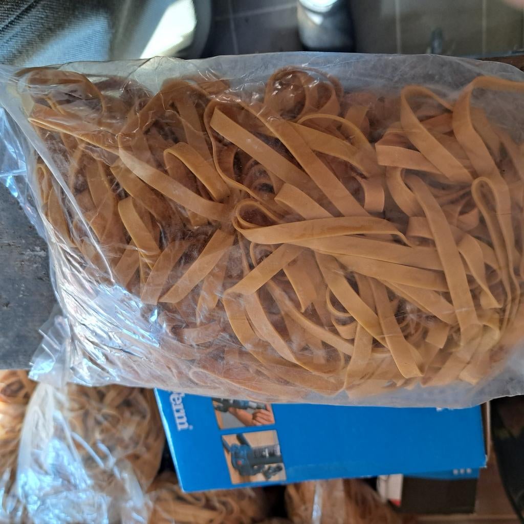 Post elastieken  ca 150 stuks., Hobby en Vrije tijd, Knutselen, Ophalen of Verzenden, Nieuw