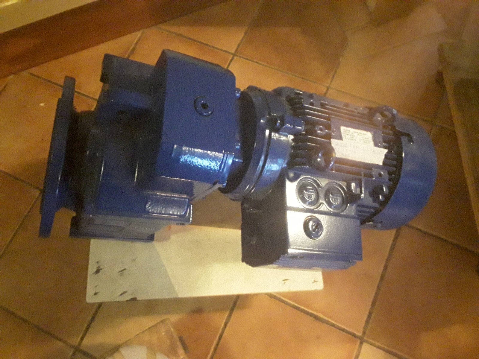 Elektromotor met vertragingskast, Ophalen, Minder dan 700 watt, Werkbankslijpmachine