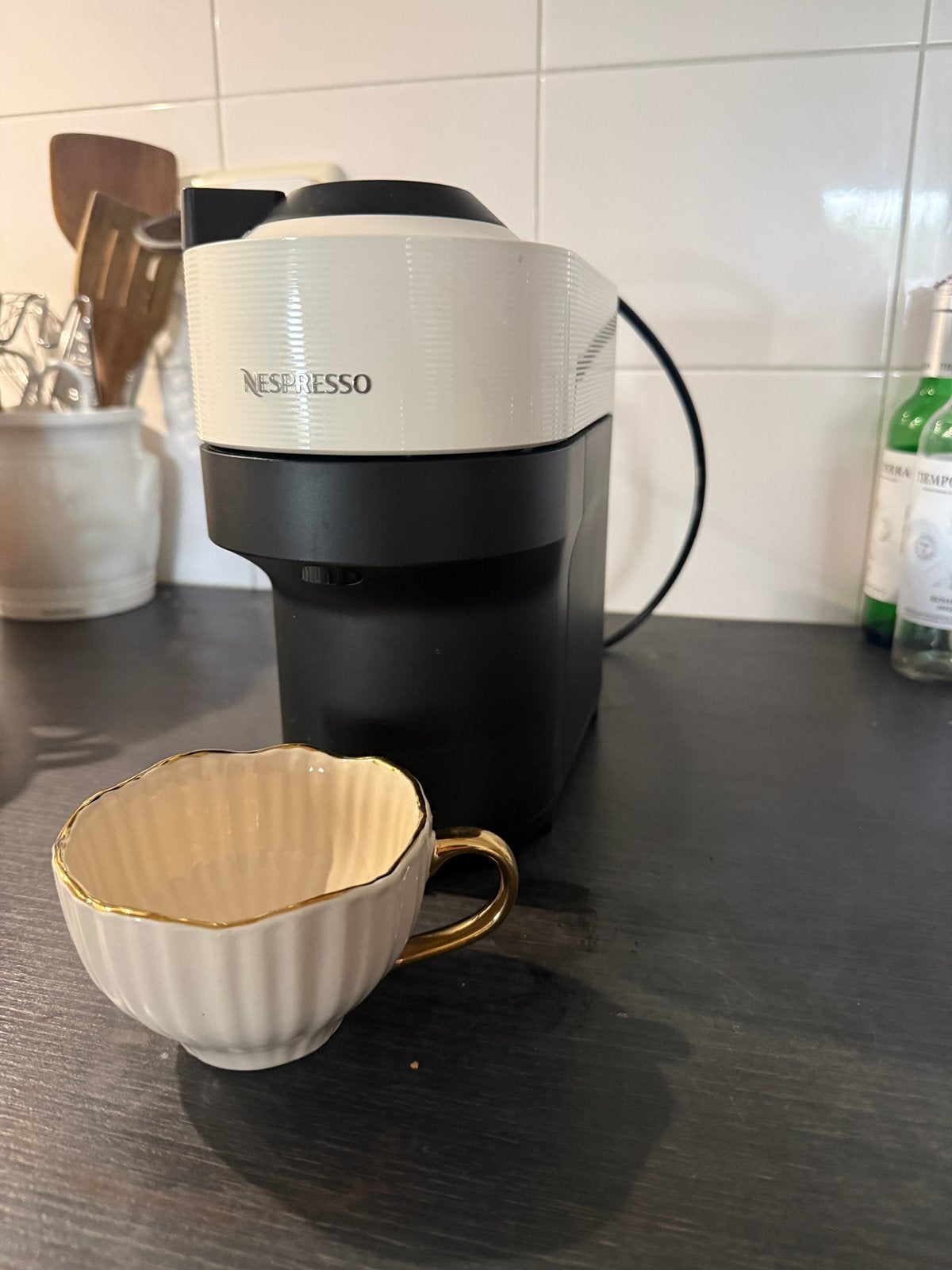 Foto 3 van Nespresso Vertuo Pop Koffiemachine - Zo goed als nieuw