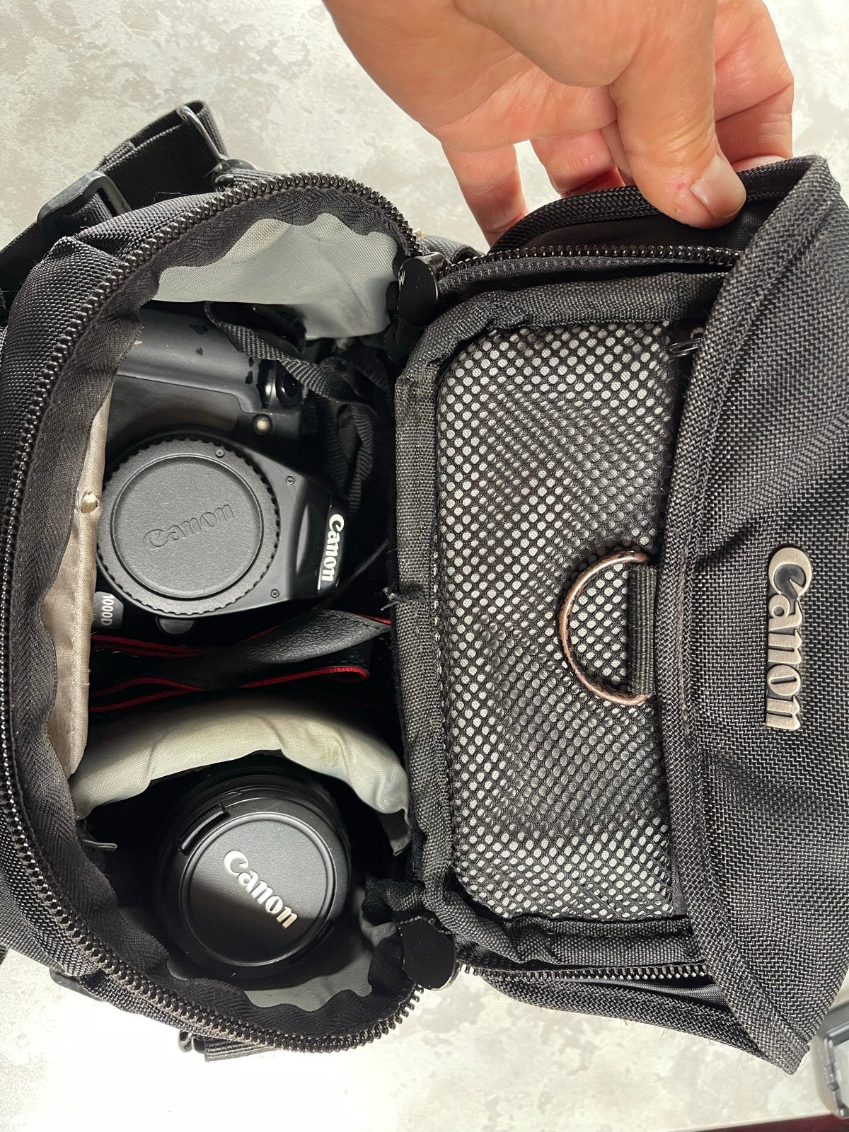 Canon EOS 1000D €150-Spiegelreflexcamera met 2 lenzen en tas, Audio, Tv en Foto, Ingebouwde flitser, Gebruikt, Spiegelreflex, Canon