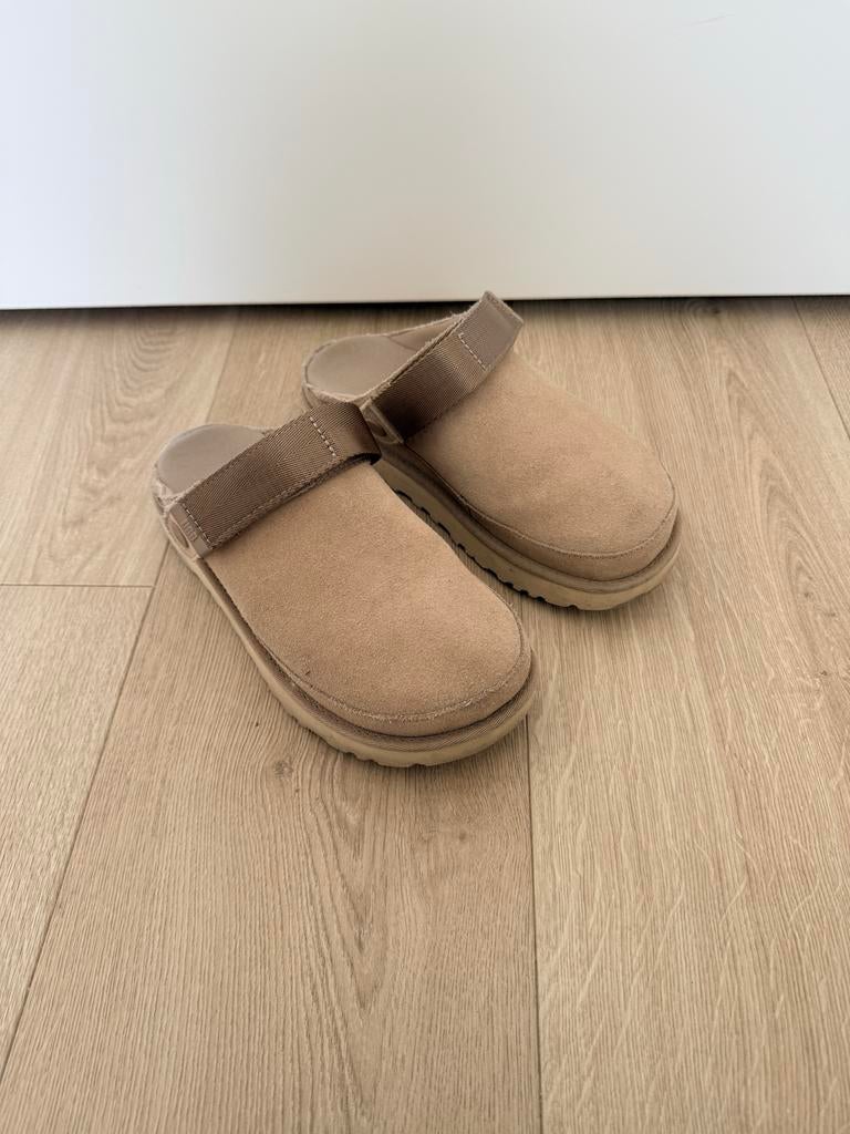 Originele Ugg Goldenstar - Maat 39, Ophalen of Verzenden, Gedragen, Beige, Pantoffels of Sloffen