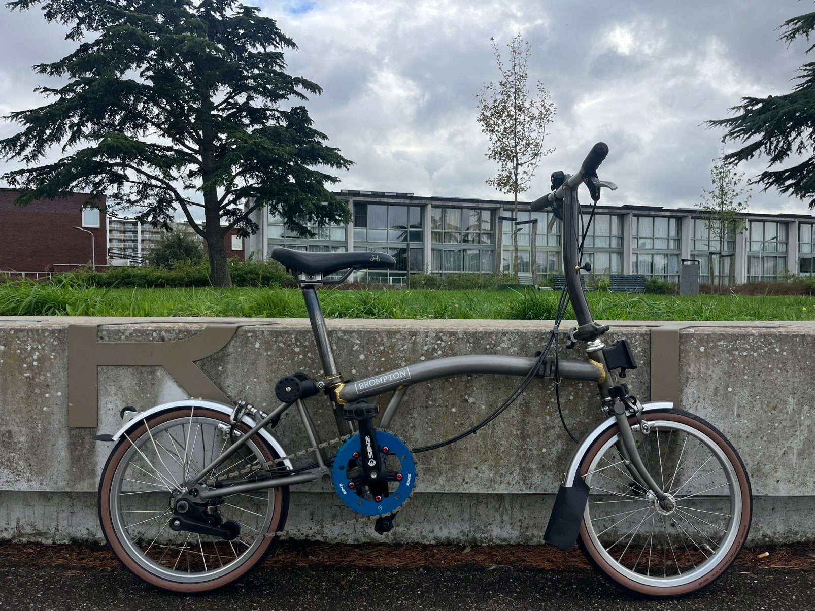 Titanium Brompton S2L-X 9,4 KG Customised voor klein persoon