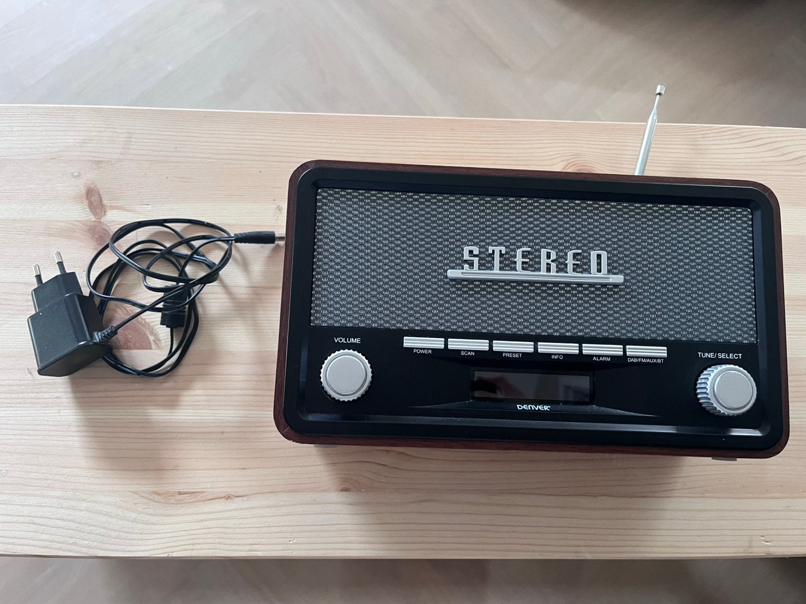 Denver DAB-18 Retro Houten DAB+ / FM Radio, Ophalen of Verzenden, Zo goed als nieuw