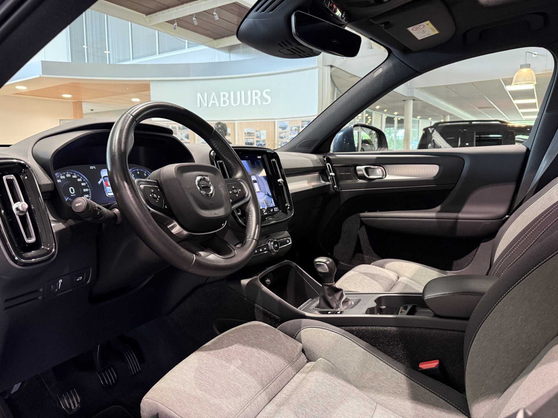 Volvo XC40 1.5 T2 Business Pro NL auto, Pano, H&K, 360cam, P, Voorwielaandrijving, 12 maanden, Gebruikt, Euro 6