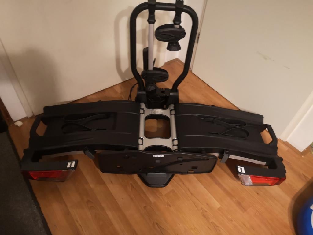 Thule Easyfold XT 933 Fietsendrager, Auto diversen, Fietsendragers, Zo goed als nieuw, Trekhaakdrager, 2 fietsen, Brede banden