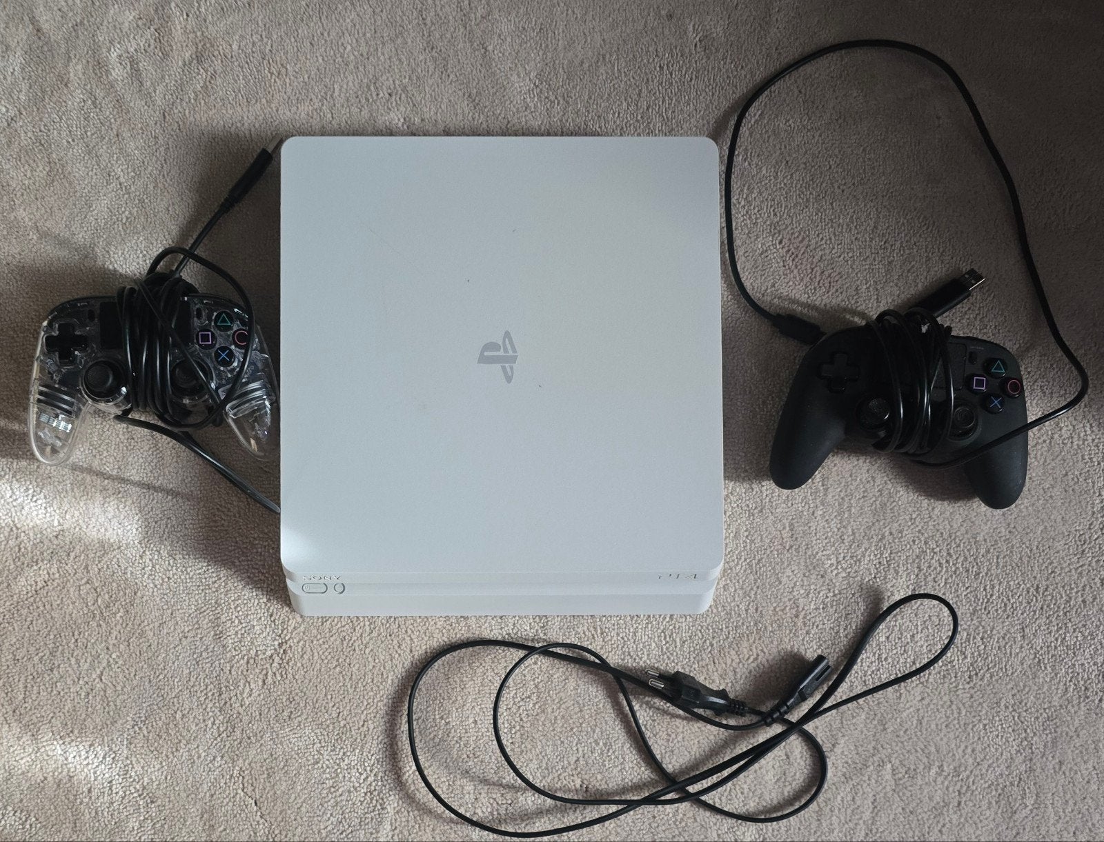 PlayStation 4 Slim wit, Spelcomputers en Games, Met 2 controllers, Ophalen of Verzenden, Slim, 500 GB