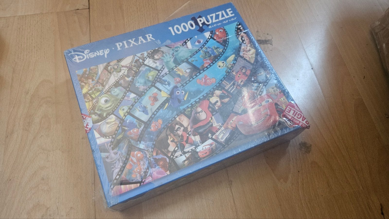 Disney Pixar 1000 stukjes legpuzzel - Nieuw in verpakking, Ophalen of Verzenden, 500 t/m 1500 stukjes, Nieuw, Legpuzzel